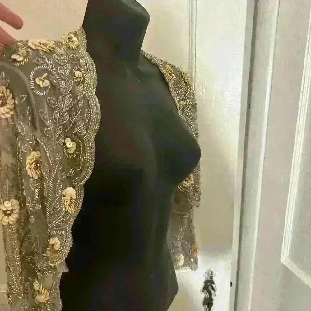 Moyna ~ intricate beaded formal sleeve jacket size M - Picture 2 of 16